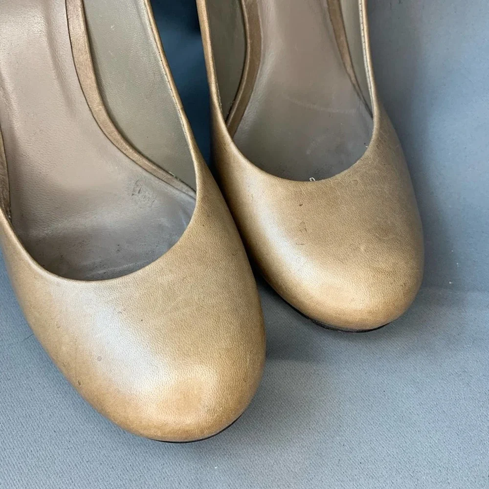 Tory Burch Platform Heels.‎ Size 9